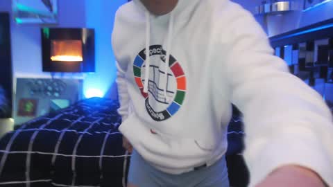 Snapshot of tommy_knuckles chatting on 01.06.25 Tommy online show from 01.06.25