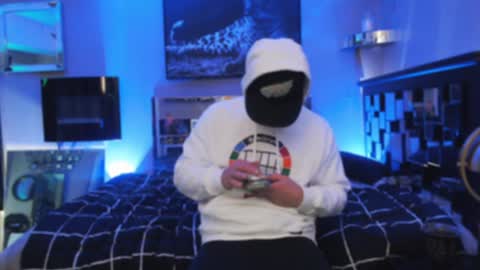 Snapshot of tommy_knuckles chatting on 01.11.25 Tommy online show from 01.11.25