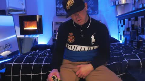 Snapshot of tommy_knuckles chatting on 01.19.25 Tommy online show from 01.19.25