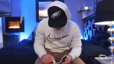 Snapshot of tommy_knuckles chatting on 02.16.25 Tommy online show from 02.16.25