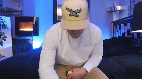 Snapshot of tommy_knuckles chatting on 02.19.25 Tommy online show from 02.19.25