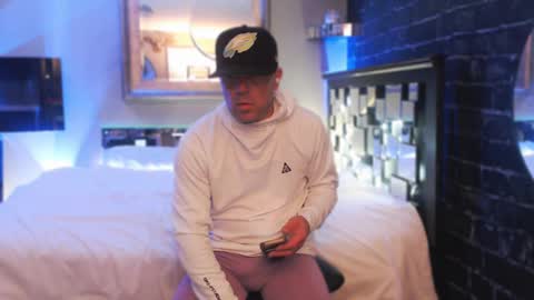 Snapshot of tommy_knuckles chatting on 10.15.25 Tommy online show from 10.15.25