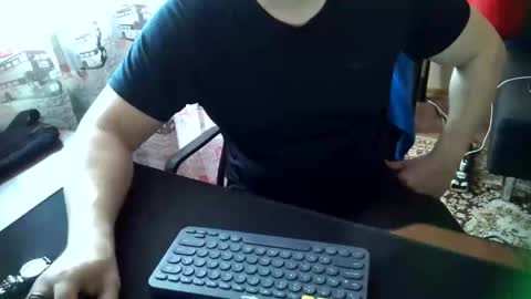 Tommi Li online show from 02.01.25