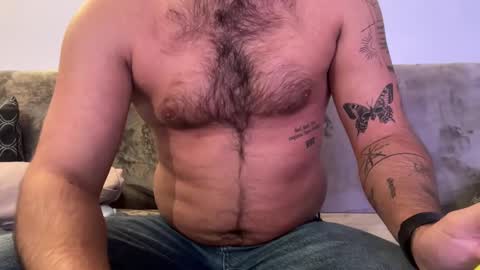 Snapshot of tommyjay32 chatting on 11.18.25 tommyjay32 online show from 11.18.25