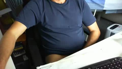 Snapshot of tomtom02029 chatting on 10.27.25 Tom online show from 10.27.25