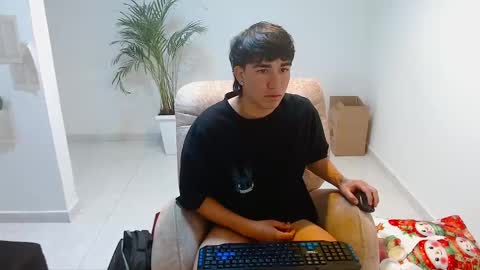 tomy337271 online show from 12.15.25