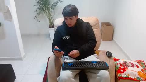 tomy337271 online show from 12.17.25