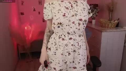 Snapshot of toni_ray chatting on 06.18.26 Tony online show from 06.18.26
