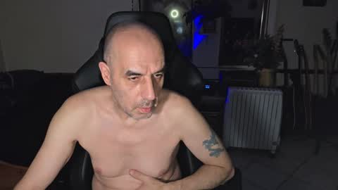 Snapshot of toninspektor chatting on 11.05.25 toninspektor online show from 11.05.25