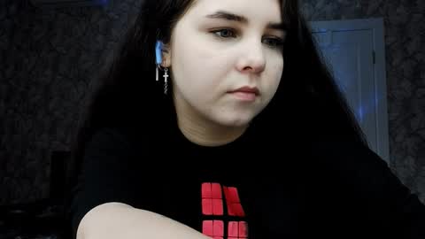 Snapshot of tonishaholje chatting on 12.16.25 Zara online show from 12.16.25