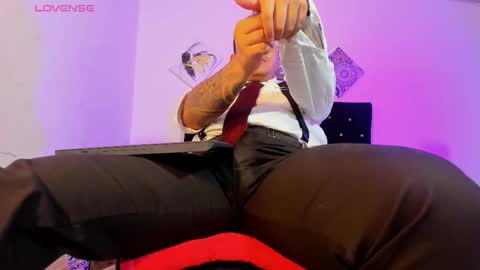 Snapshot of tonny_landri chatting on 10.13.25 Tonny Landri online show from 10.13.25
