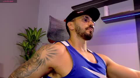 Snapshot of tony_muscle1 chatting on 05.16.26 tony muscle1 online show from 05.16.26