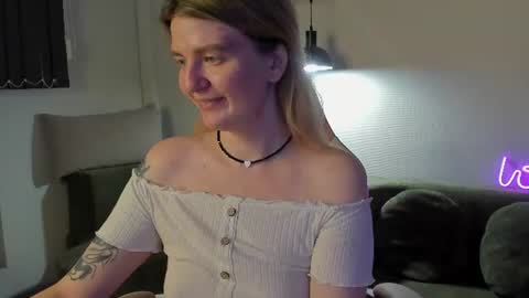 Snapshot of tonyameow chatting on 07.05.26 Tonya online show from 07.05.26