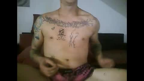 Snapshot of tonystrawberry chatting on 10.05.25 tonystrawberry online show from 10.05.25