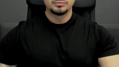 Snapshot of tonywilcoxx chatting on 02.20.25 TonyWilcox online show from 02.20.25