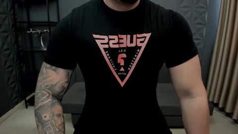 Snapshot of tonywilcoxx chatting on 09.24.25 TonyWilcox online show from 09.24.25