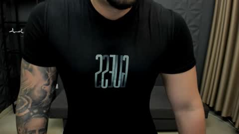 Snapshot of tonywilcoxx chatting on 10.07.25 TonyWilcox online show from 10.07.25