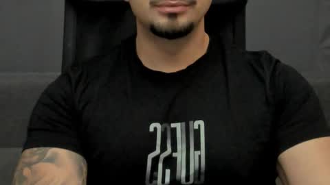 Snapshot of tonywilcoxx chatting on 10.11.25 TonyWilcox online show from 10.11.25