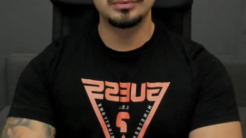 Snapshot of tonywilcoxx chatting on 10.15.25 TonyWilcox online show from 10.15.25