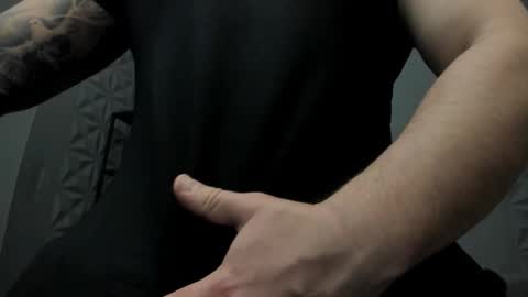 Snapshot of tonywilcoxx chatting on 10.17.25 TonyWilcox online show from 10.17.25