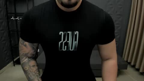 Snapshot of tonywilcoxx chatting on 10.21.25 TonyWilcox online show from 10.21.25