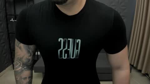 Snapshot of tonywilcoxx chatting on 10.24.25 TonyWilcox online show from 10.24.25