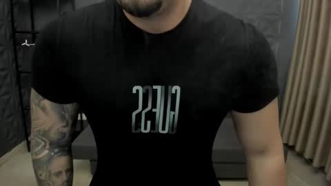 Snapshot of tonywilcoxx chatting on 10.31.25 TonyWilcox online show from 10.31.25