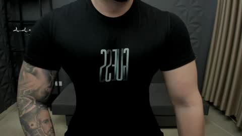 Snapshot of tonywilcoxx chatting on 11.08.25 TonyWilcox online show from 11.08.25