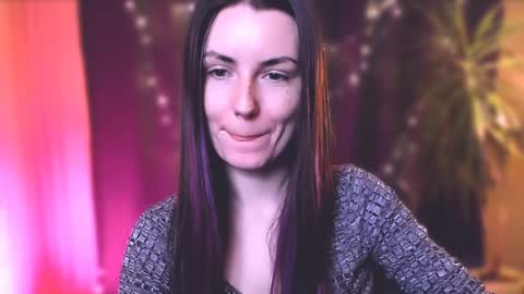 Elizabeth online show from 01.04.25