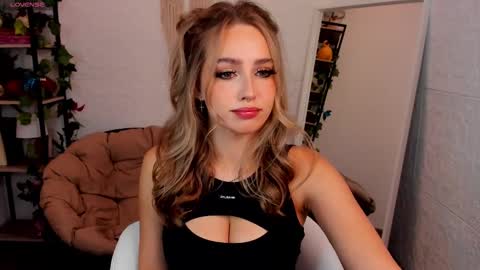 Snapshot of top_twins chatting on 02.19.25 Yara online show from 02.19.25