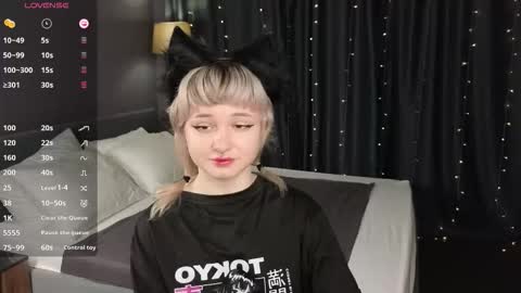 Tori online show from 11.20.25