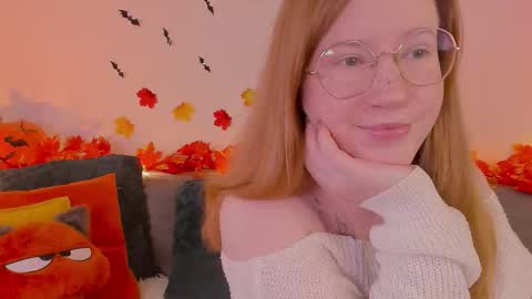 Snapshot of tori_the_witch chatting on 11.10.25 Tori online show from 11.10.25