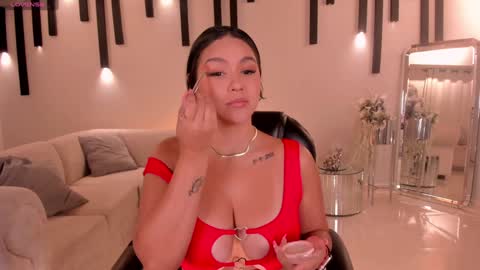 Tori Cross online show from 02.06.25