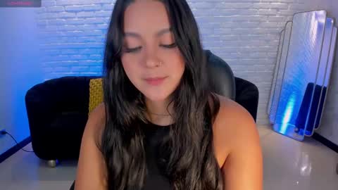 Tori Cross online show from 03.04.25