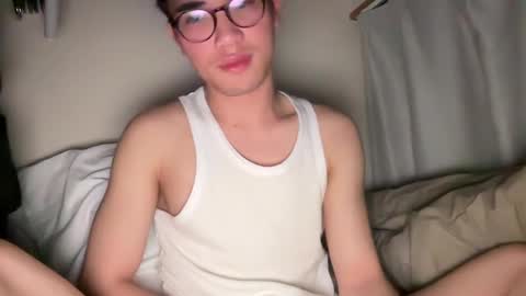 Snapshot of toshikaro0 chatting on 02.10.25 Karo online show from 02.10.25