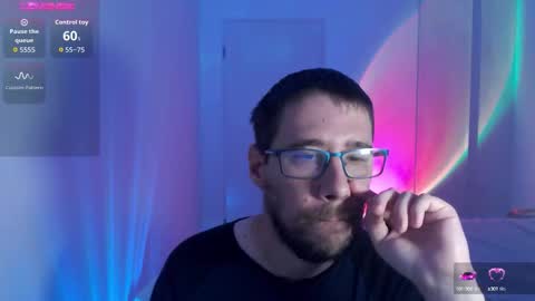 Snapshot of totoclown chatting on 10.10.25 Thomas online show from 10.10.25