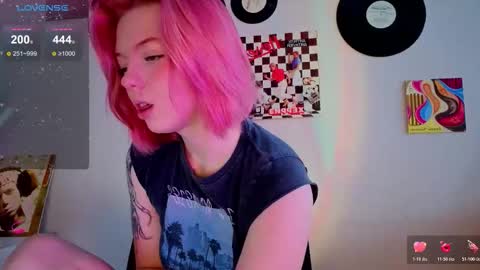 Snapshot of tox1ccherry chatting on 03.04.26 Melina online show from 03.04.26