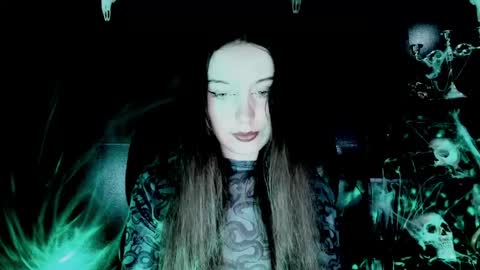 Snapshot of toxicdomme chatting on 05.20.26 toxicdomme online show from 05.20.26