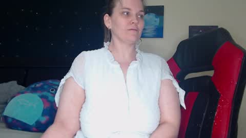 Lilly Miss Mistress Goddess Maam Queen Boss online show from 12.31.24