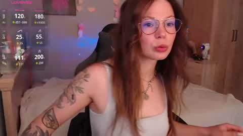 Snapshot of toxkiss chatting on 06.19.26 toxkiss online show from 06.19.26
