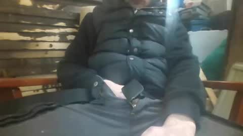 Snapshot of tr8e035 chatting on 12.02.25 tr8e035 online show from 12.02.25