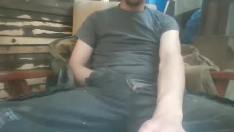 Snapshot of tr8e035 chatting on 12.15.25 tr8e035 online show from 12.15.25