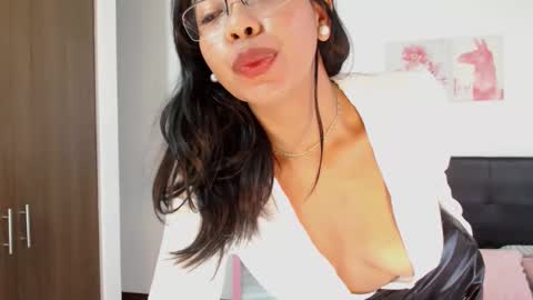 Traci online show from 12.16.25