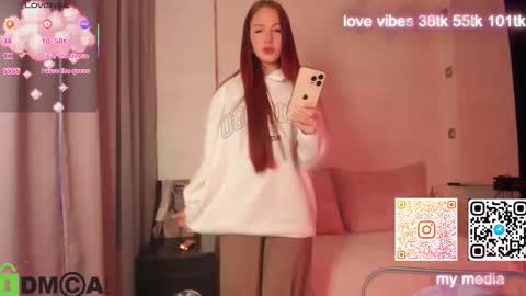 Snapshot of tracy_tay1or chatting on 09.11.25 Tracy GMT2 Mon 3 AM - 4 PM Tue 3 AM - 4 PM Wed 3 AM - 4 PM Thur 3 AM - 4 PM Fri 3 AM - 4 PM online show from 09.11.25