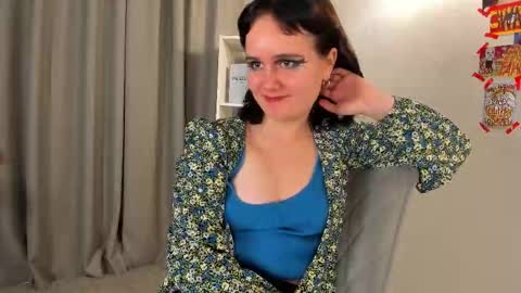 Snapshot of tracylilith chatting on 12.13.25 Call me Tracy online show from 12.13.25