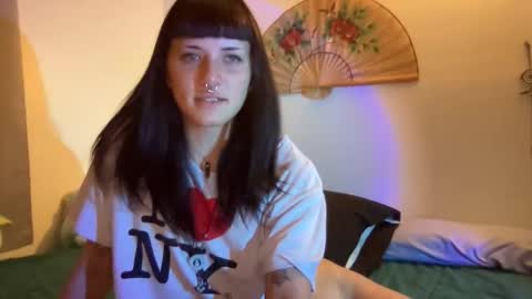 Snapshot of transinmourning chatting on 11.10.25 DD online show from 11.10.25