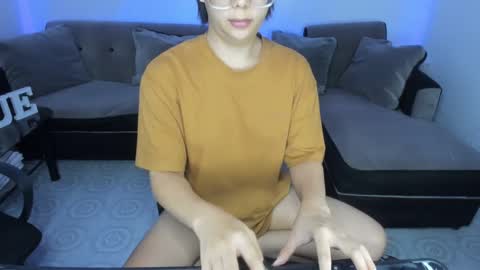 Snapshot of transmanilasue chatting on 02.16.25 Sue online show from 02.16.25