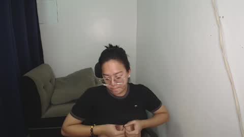 Snapshot of transmanilasue chatting on 10.16.25 Sue online show from 10.16.25