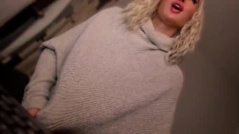 ALMIGHTY GODDESS VALENTINA online show from 10.22.25