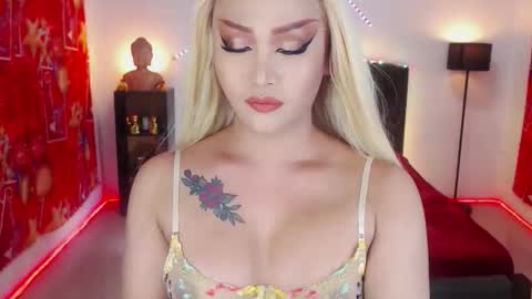 KYLIE BELLA  TS online show from 12.22.25